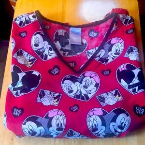Disney size Small scrub top 3 pocket Mini and Micky